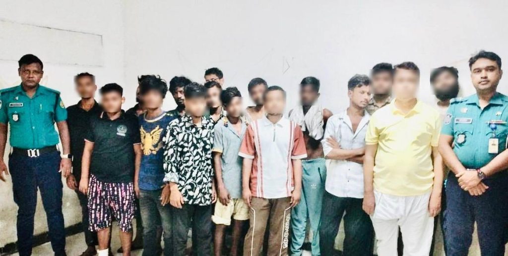 মোহাম্মদপুরে বিশেষ অভিযানে পাঠালি গ্রুপের দুই শীর্ষ সন্ত্রাসীসহ ১৬ জন গ্রেফতার
